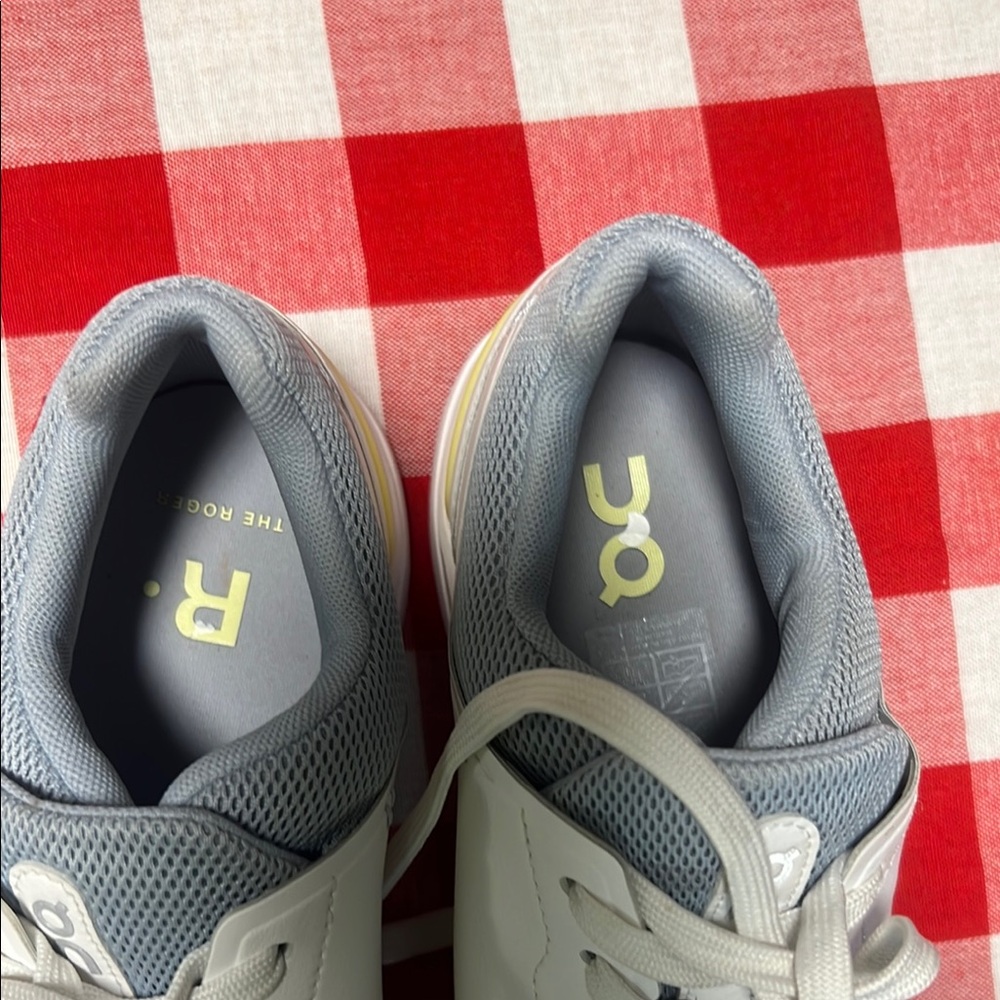 On Running White and Gray Sneakers - Picture 5 of 7